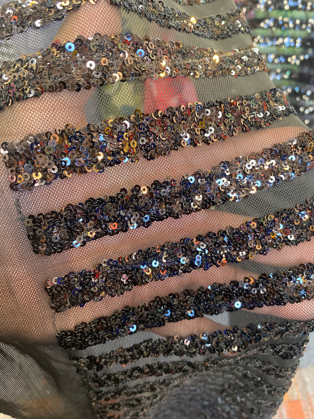 sequin fabric for dress Striped sequin fabric with Mesh stretches for all 4 sides in black/bla – CASTILLOTEXTILES